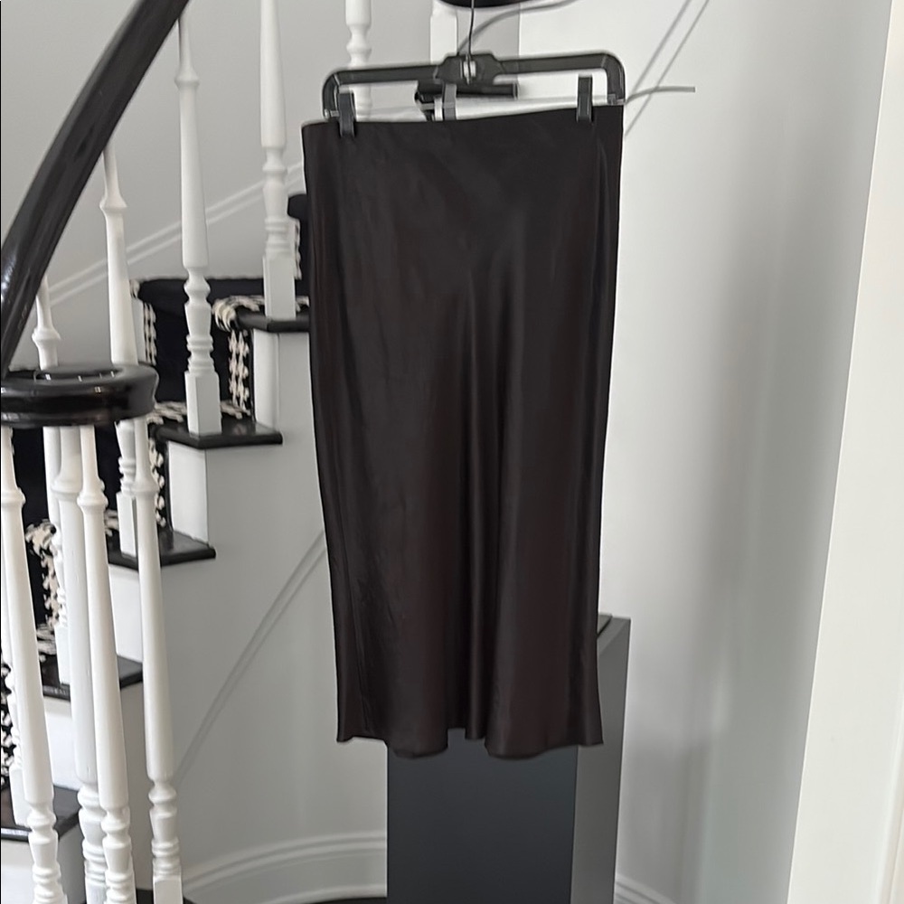 Vince Black Midi Pencil Skirt for Casual Wear